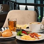 Hotel Chloe 4*