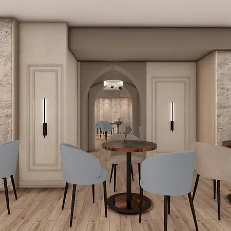 Chloe Hotel