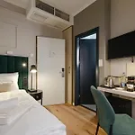 Chloe Hotel 4*