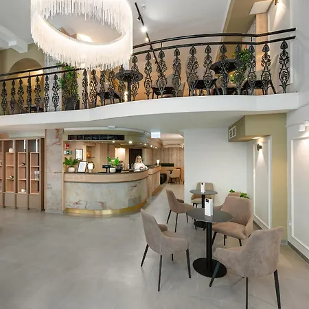 Chloe 4* بودابست